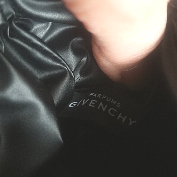 Givenchy Cosmetic black quilted bag clutch - Picture 4 of 5